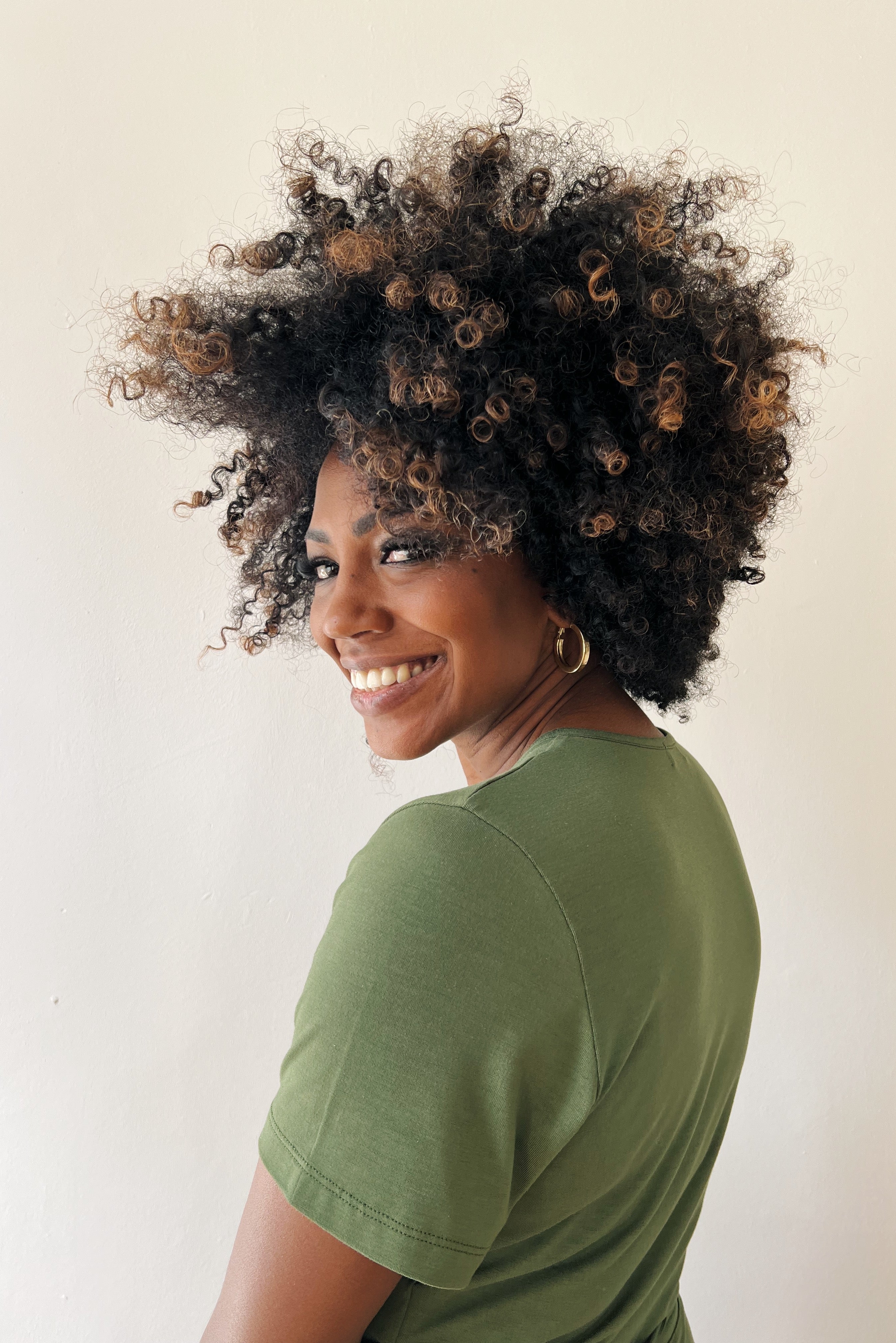 Wrapp dress with midsleeves in silky viscose with a drawstring to the side.