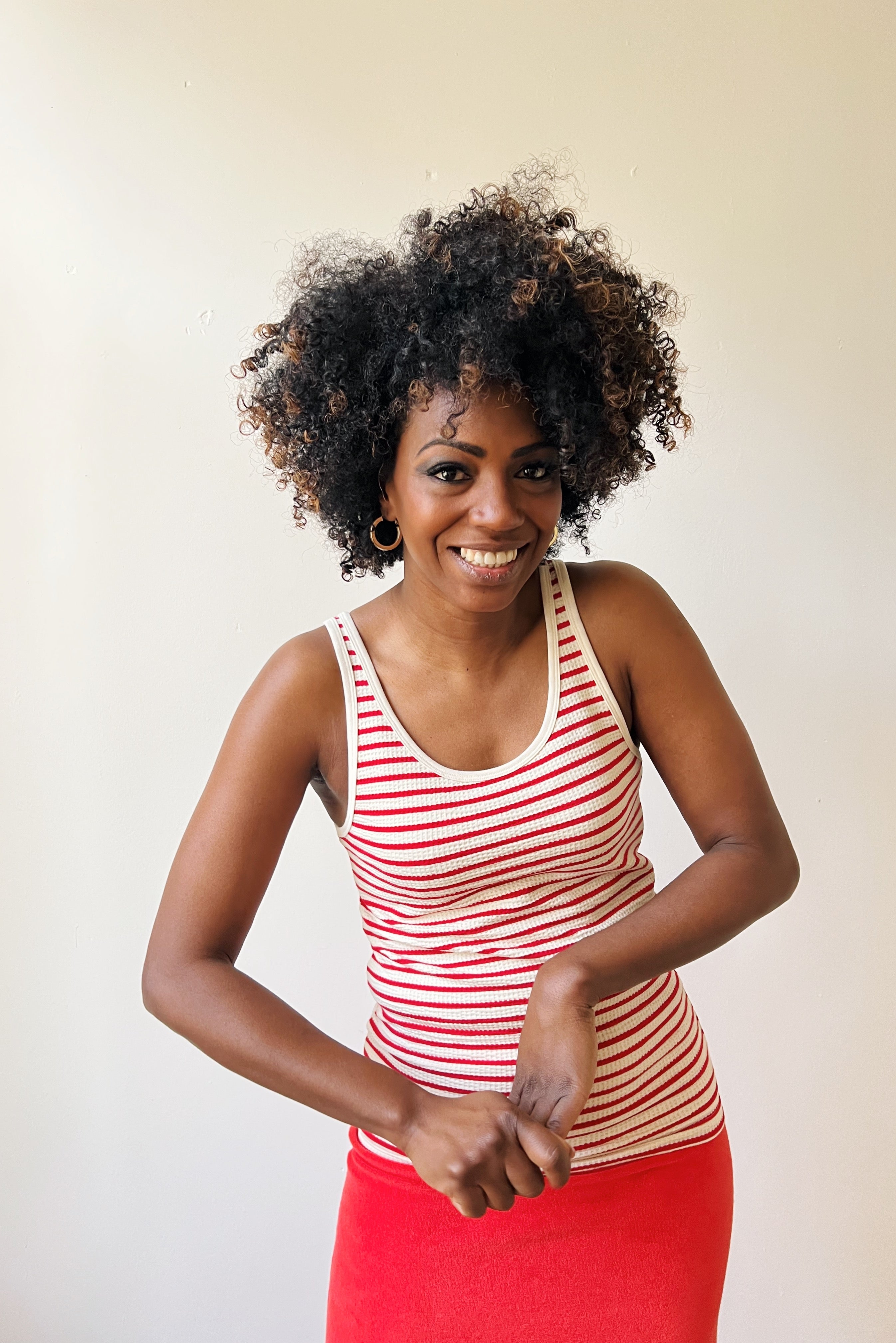 Tanktop in soft jersey with open neck and fine shoulder straps.